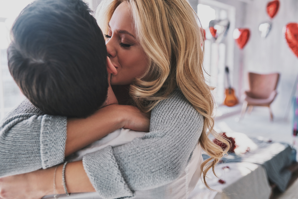 kamasutra: le diverse tecniche del bacio