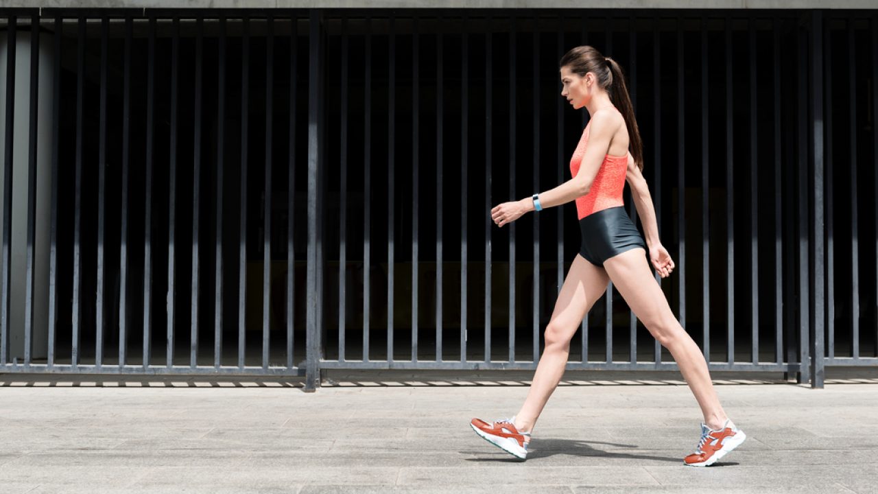 scarpe da ginnastica per camminare tanto