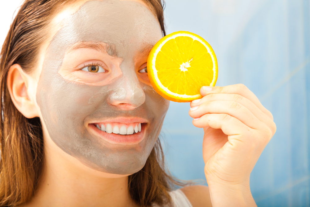 maschera con arancia energizzante