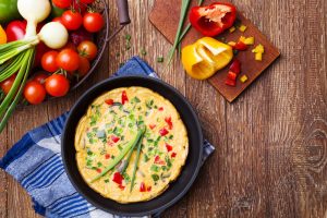 Omelette di cipolle: un secondo piatto francese, gustoso e nutriente