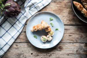 Pollo con carciofi: la ricetta degli involtini light