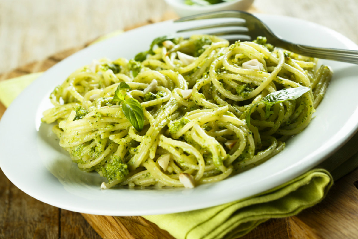 ricette con nocciole, pasta pesto e broccoli