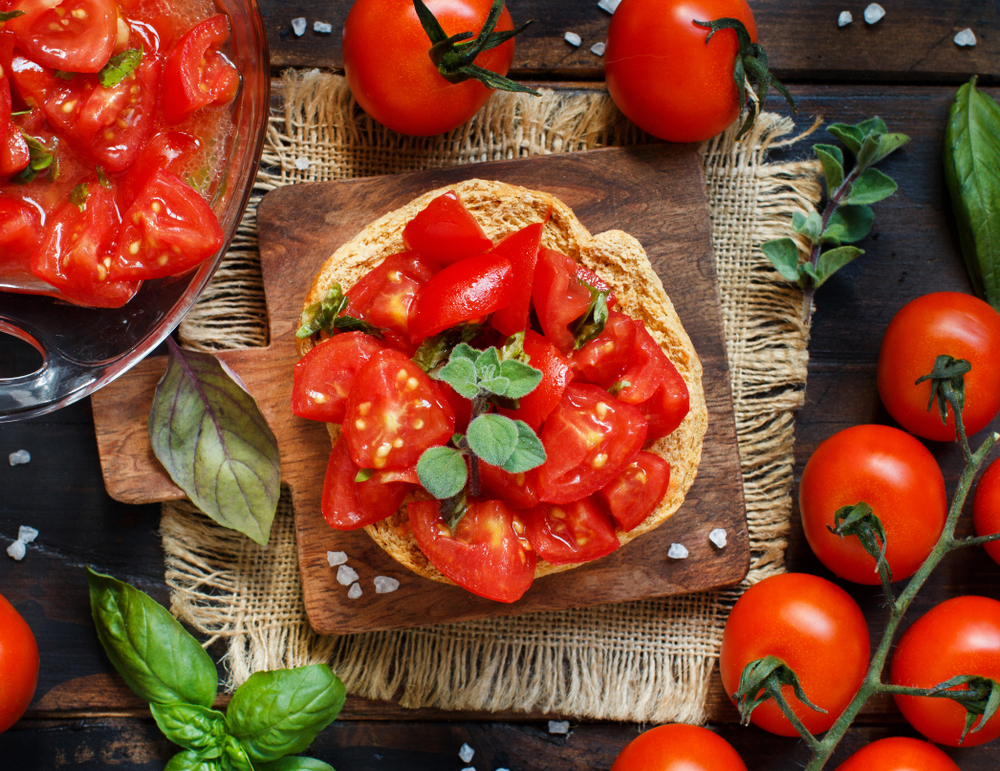 ricette con pomodori, le friselle