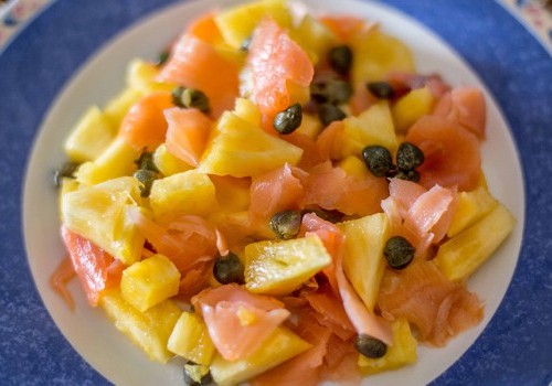 salmone ananas capperi