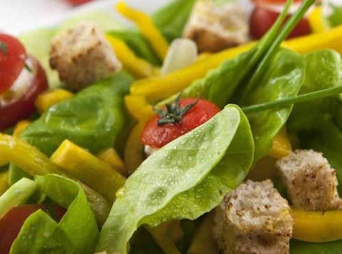insalata pomodorini robiola con crostini