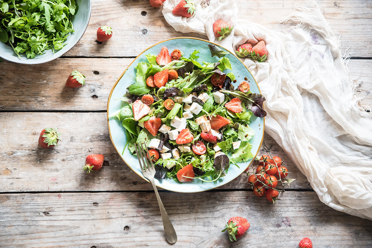 Ricette con le fragole: insalata di fragole e feta