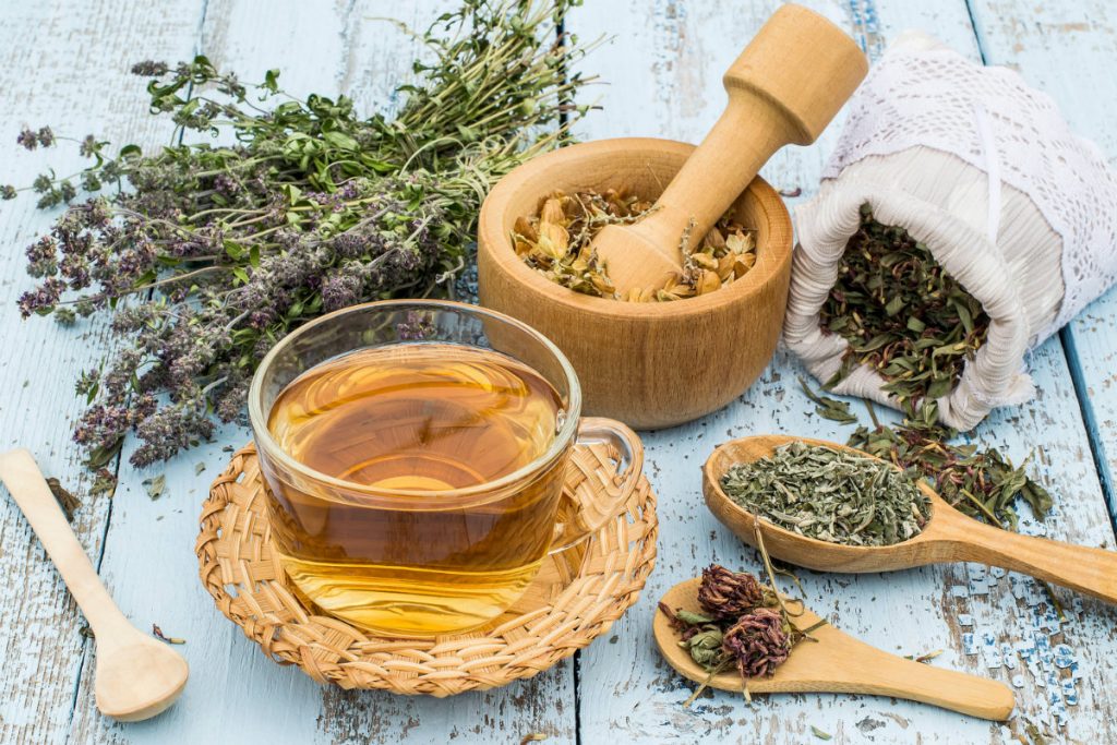 rimedi naturali per la cistite, la tisana composta