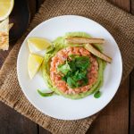 tartare salmone e zuppa fredda di sedano