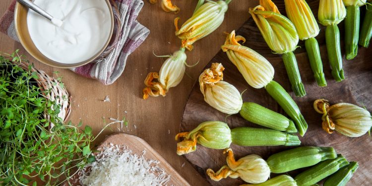 Insieme al pomodoro, la zucchina è uno degli ortaggi più diffusi e più consumati in Italia - Melarossa.it #melarossa