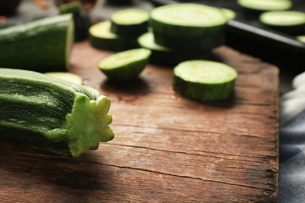 Insieme al pomodoro, la zucchina è uno degli ortaggi più diffusi e più consumati in Italia - Melarossa.it #dietamelarossa #zucchina #ricette