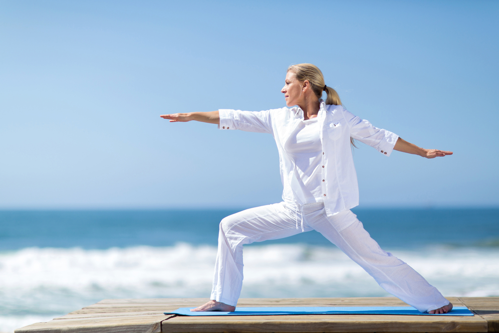 benefici dello yoga in menopausa