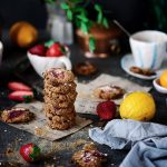 biscotti integrali con nocciole e fragole