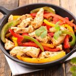coniglio con peperoni