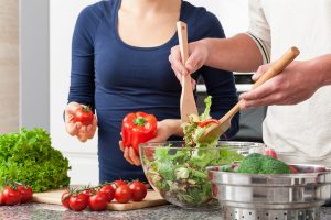 Mangiare frutta e verdura migliora la fertilità maschile