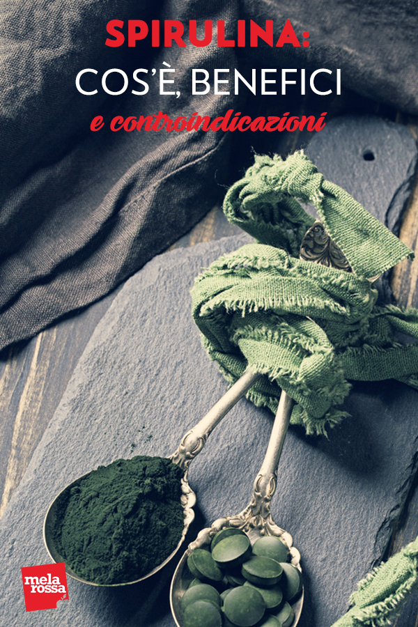 La spirulina è un’alga di cui si sente parlare spesso ultimamente: grazie alle sue molte proprietà benefiche, viene considerato un “superfood”. Ma che cos’è esattamente e a cosa serve la spirulina? Melarossa.it #dietamelarossa