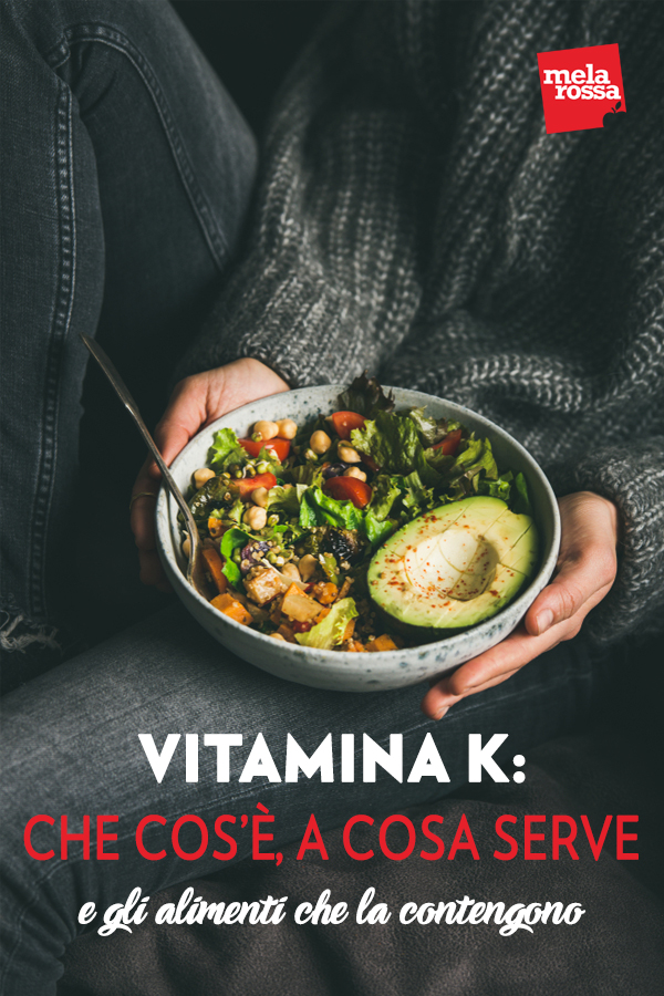 La vitamina K (dal tedesco “Koagulation”) è una vitamina liposolubile presente in molti alimenti: attualmente è al centro di interessanti studi nonostante pochi la conoscano. Sembra certo però che questa vitamina svolga funzioni importanti oltre ad agire, come già noto, nel processo di coagulazione del sangue. Melarossa.it #dietamelarossa