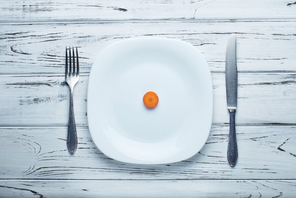 Come riconoscere un disturbo dell'alimentazione: campanelli d'allarme