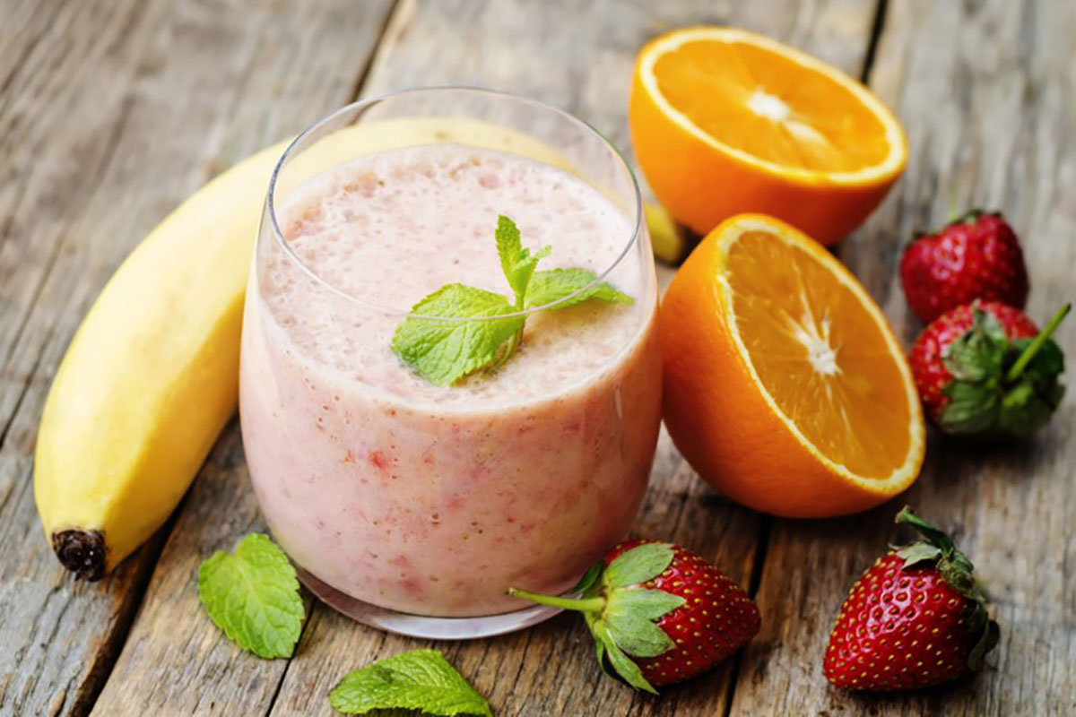 ricette con banane: Smoothie di fragole, banane e arance