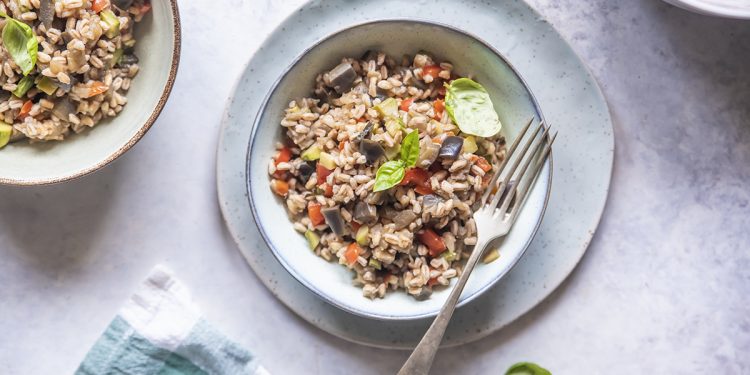 Insalata di farro e verdure