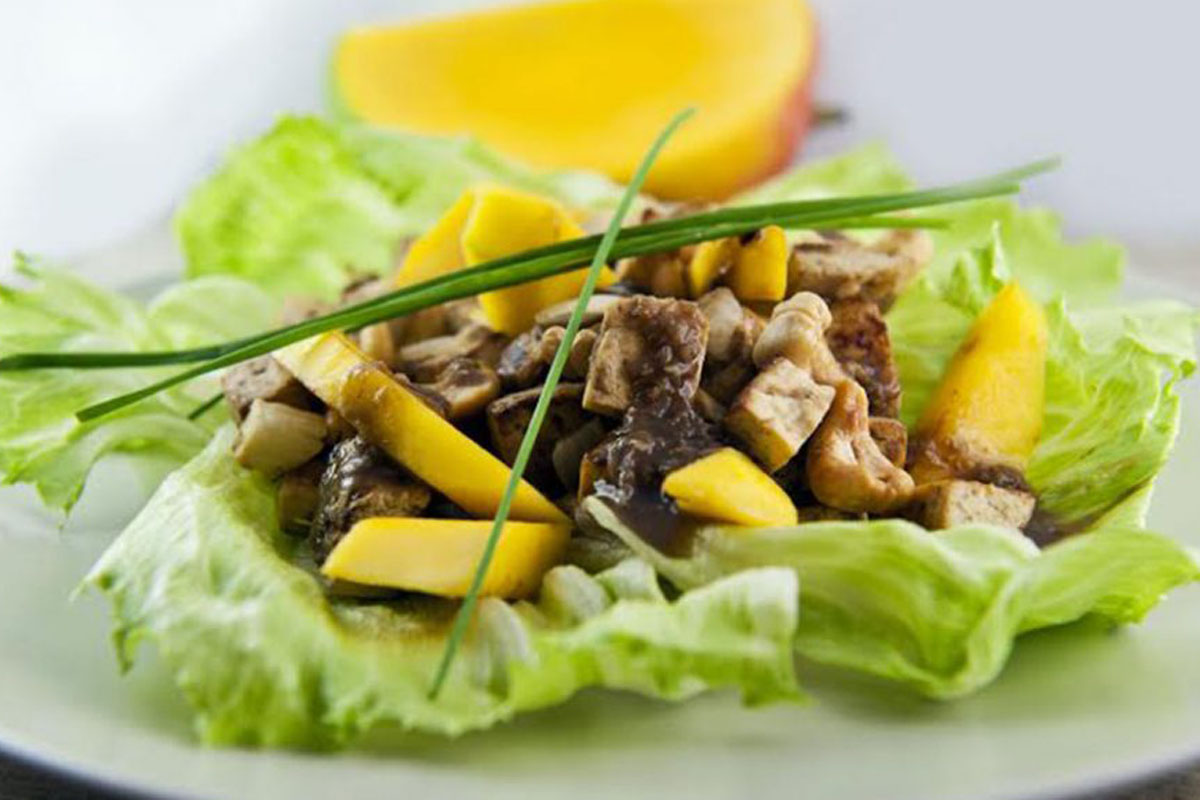 anacardi: sauté di tofu, mango e zenzero