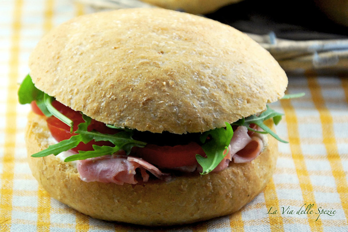 pane fatto in casa, panini integrali