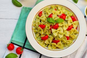 La pasta alla crudaiola: la ricetta sana, veloce e facile da preparare
