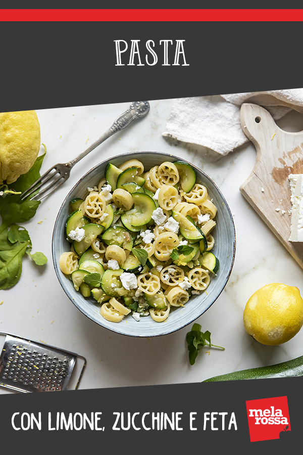 Pasta con limone, zucchine e feta