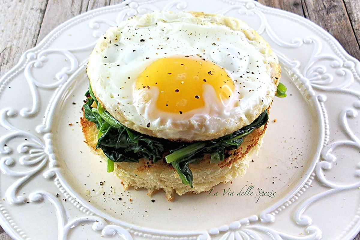 ricette con uova bruschetta con spinaci e uova