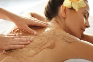 Scrub e gommage sono sempre più 100% naturali