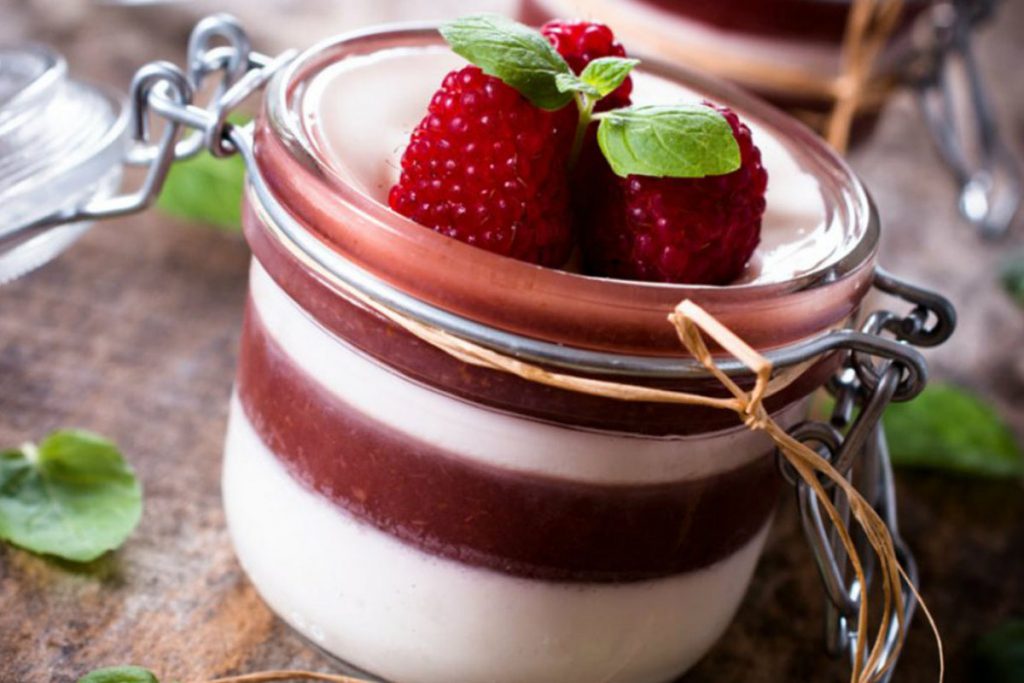 dolci estivi panna cotta ai lamponi