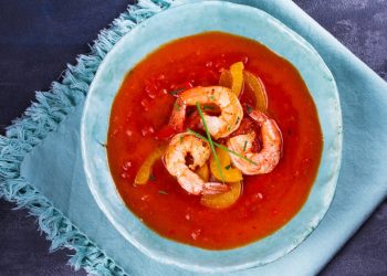 gazpacho con gamberi: zuppa fredda perfetta a dieta