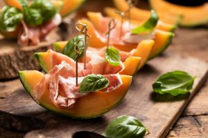 Prosciutto e melone: fa bene o no? Ecco cosa sapere