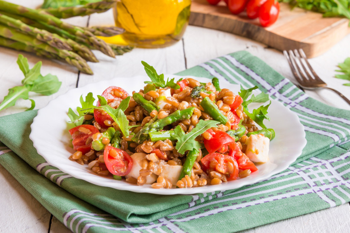 ricette con farro insalata di farro con verdure