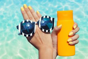 Smalto perfetto al mare o in piscina? Segui questi consigli!