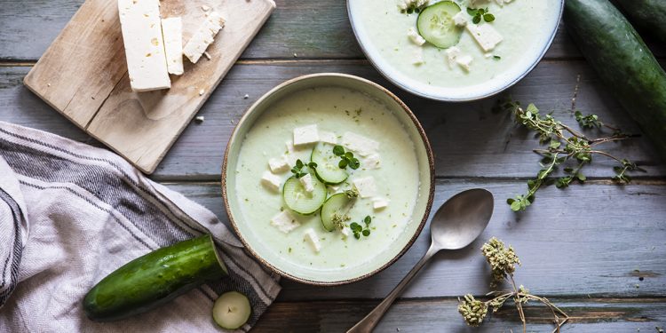 zuppa fredda di cetrioli e feta