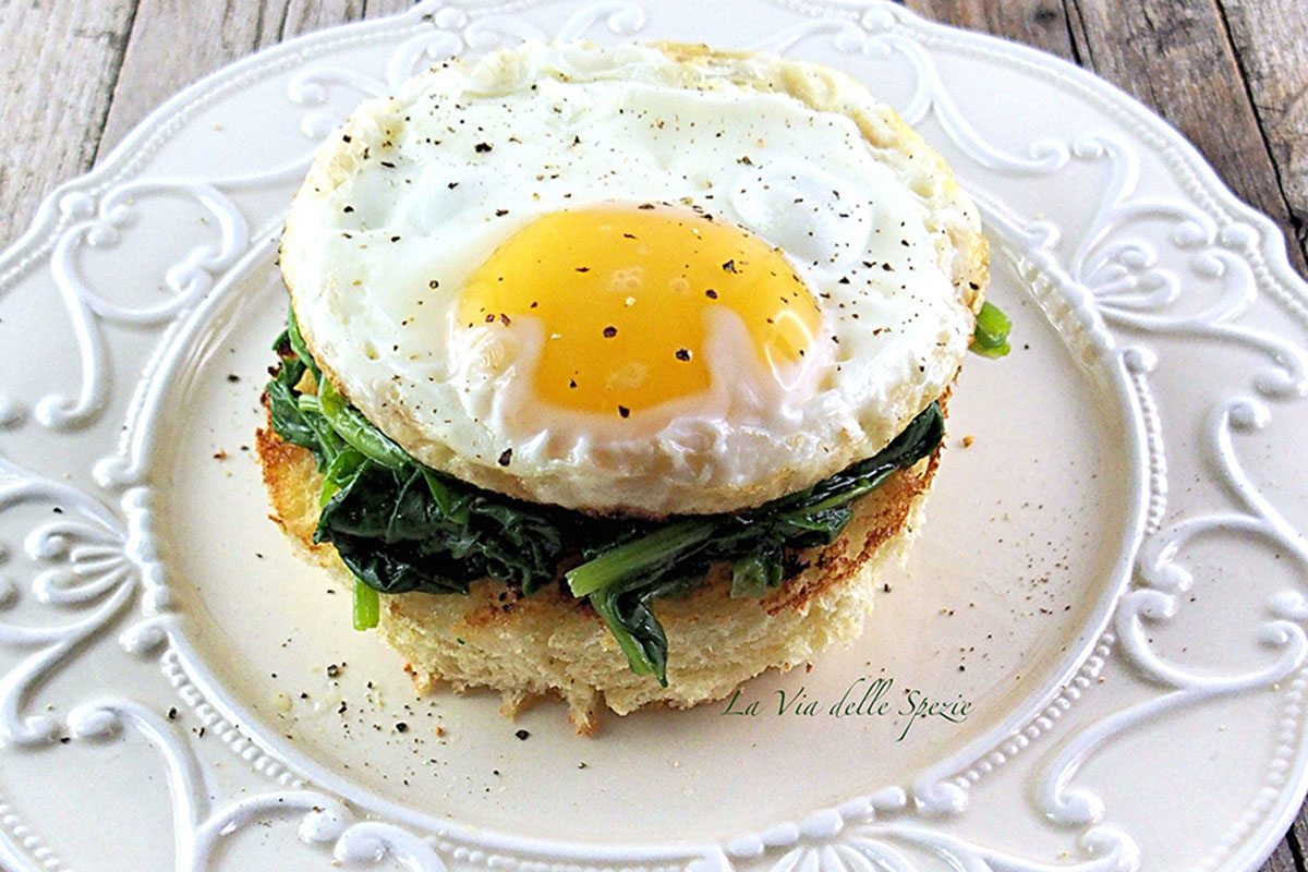 bruschette con spinaci e uova