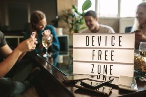 Digital detox, ecco perché in vacanza dovresti spegnere lo smartphone