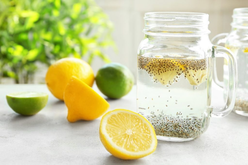 acqua e limone migliora la digestione 