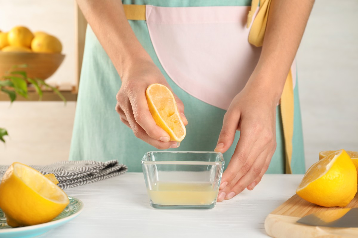 bere acqua e limone pulisce il sangue