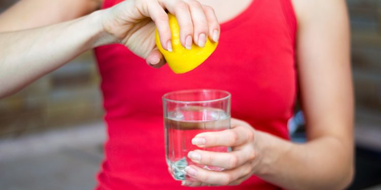 bere acqua e limone fa dimagrire?