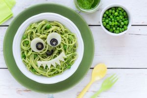Far mangiare i bambini piccoli: le migliori strategie