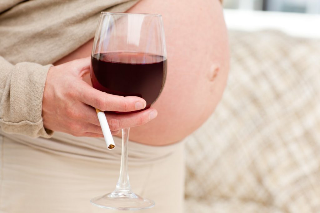 gestione della gravidanza: fumo e alcol