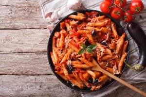 Come fare la pasta con le melanzane: i consigli di Melarossa