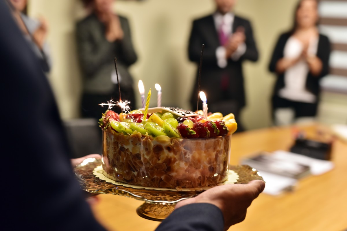 pranzo in ufficio e dieta: gestire i compleanni