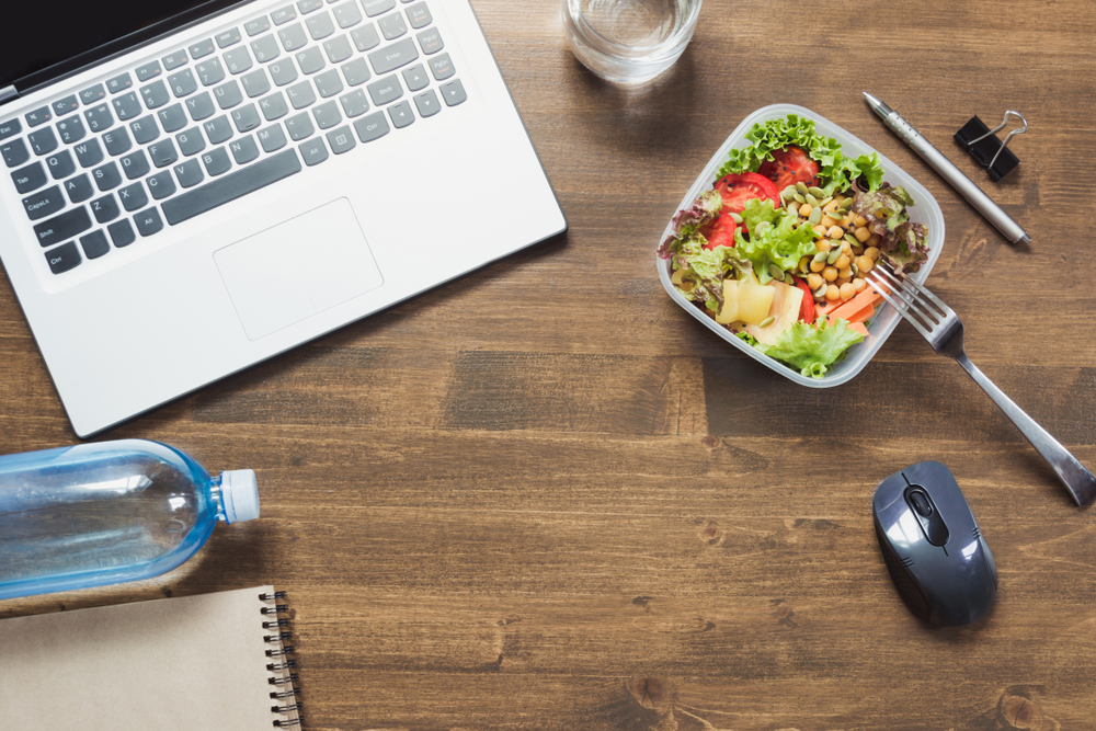 Pranzo in ufficio: consigli per prepararlo e mangiare sano ...