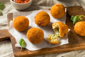 L’arancino entra nell’Oxford English Dictionary. E gli inglesi lo preferiscono al maschile