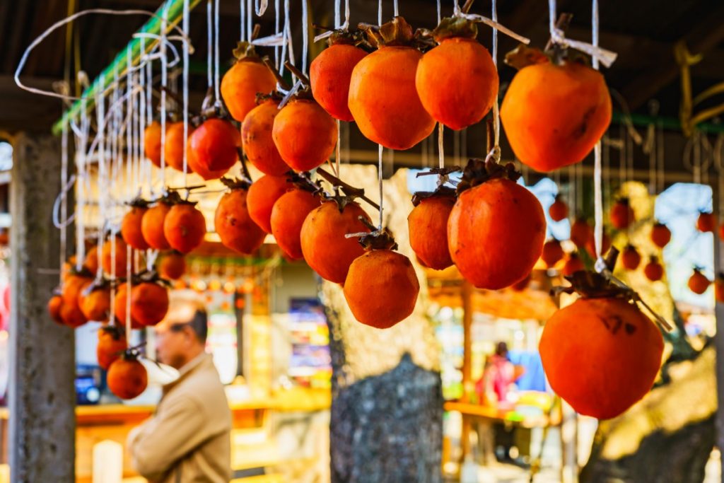 Hoshigaki: la ricetta giapponese dei cacchi essiccati