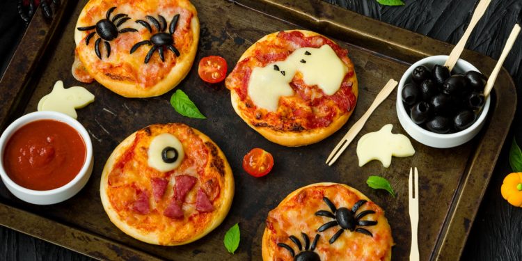 Halloween: pizzette mostruose ricetta