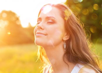 La luce del sole migliora il microbiota intestinale. Merito della vitamina D