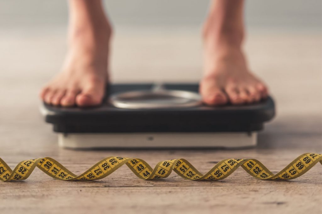obesità aumenta rischio patologie correlate: differenze uomo e donna